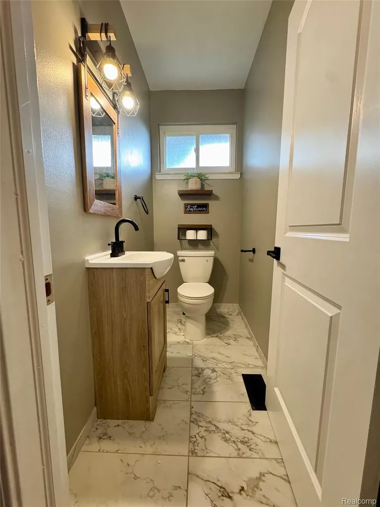 14718 Howell Court Sterling Heights City MI 48312