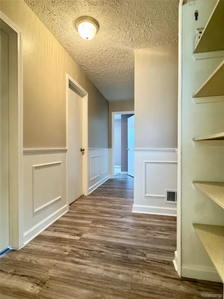 14718 Howell Court Sterling Heights City MI 48312