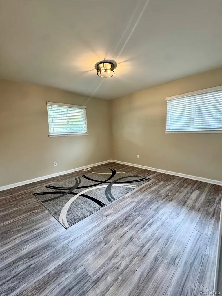 14718 Howell Court Sterling Heights City MI 48312