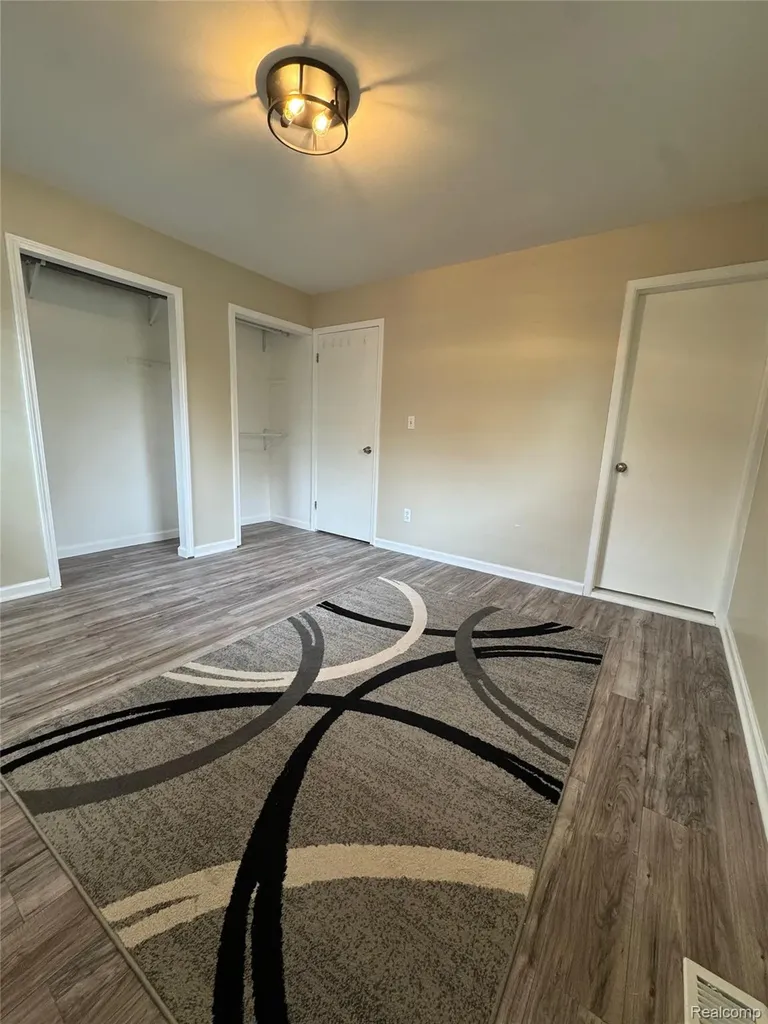 14718 Howell Court Sterling Heights City MI 48312
