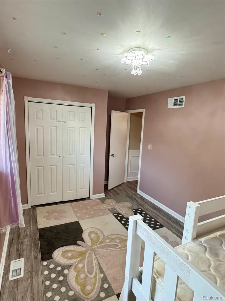 14718 Howell Court Sterling Heights City MI 48312