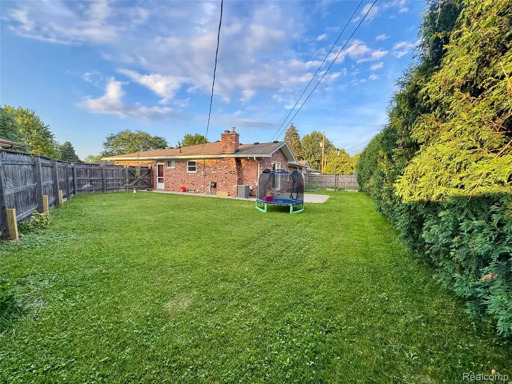 14718 Howell Court Sterling Heights City MI 48312