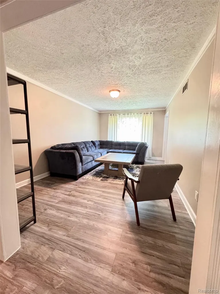 14718 Howell Court Sterling Heights City MI 48312