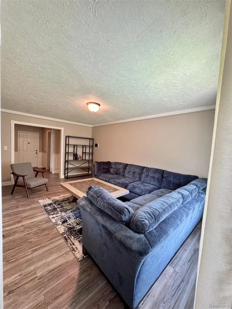 14718 Howell Court Sterling Heights City MI 48312