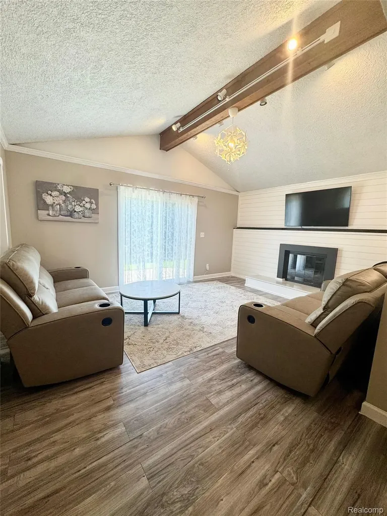 14718 Howell Court Sterling Heights City MI 48312