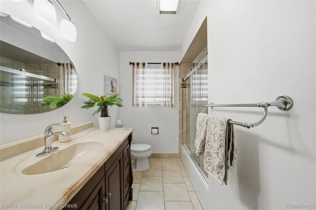 38727 Mount Kisco Drive Sterling Heights City MI 48310