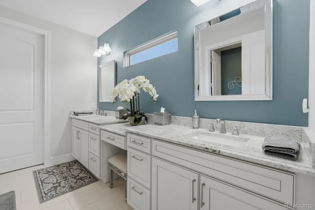6824 Venturi Drive Washington Township MI 48094