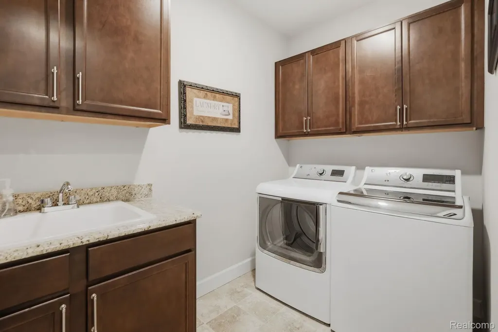 6824 Venturi Drive Washington Township MI 48094