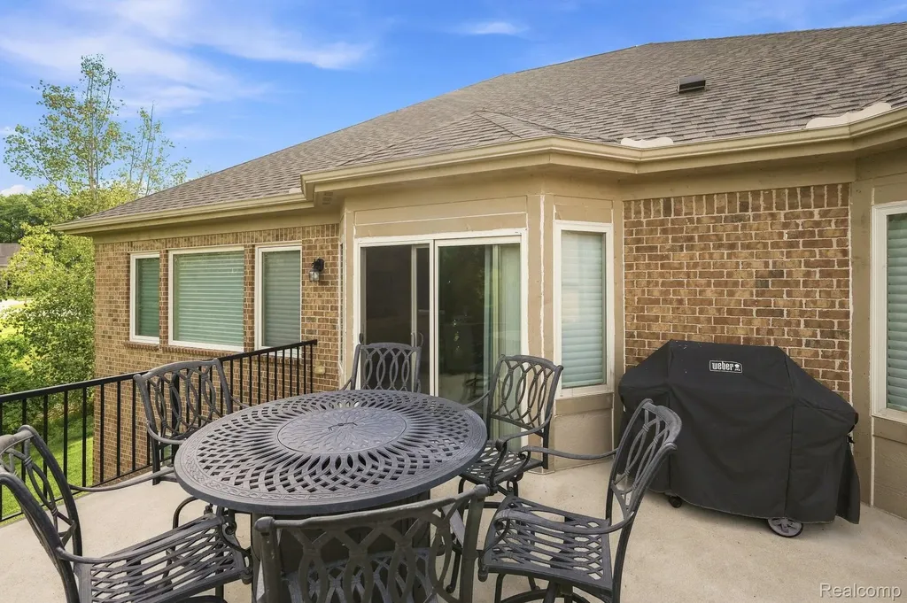 6824 Venturi Drive Washington Township MI 48094