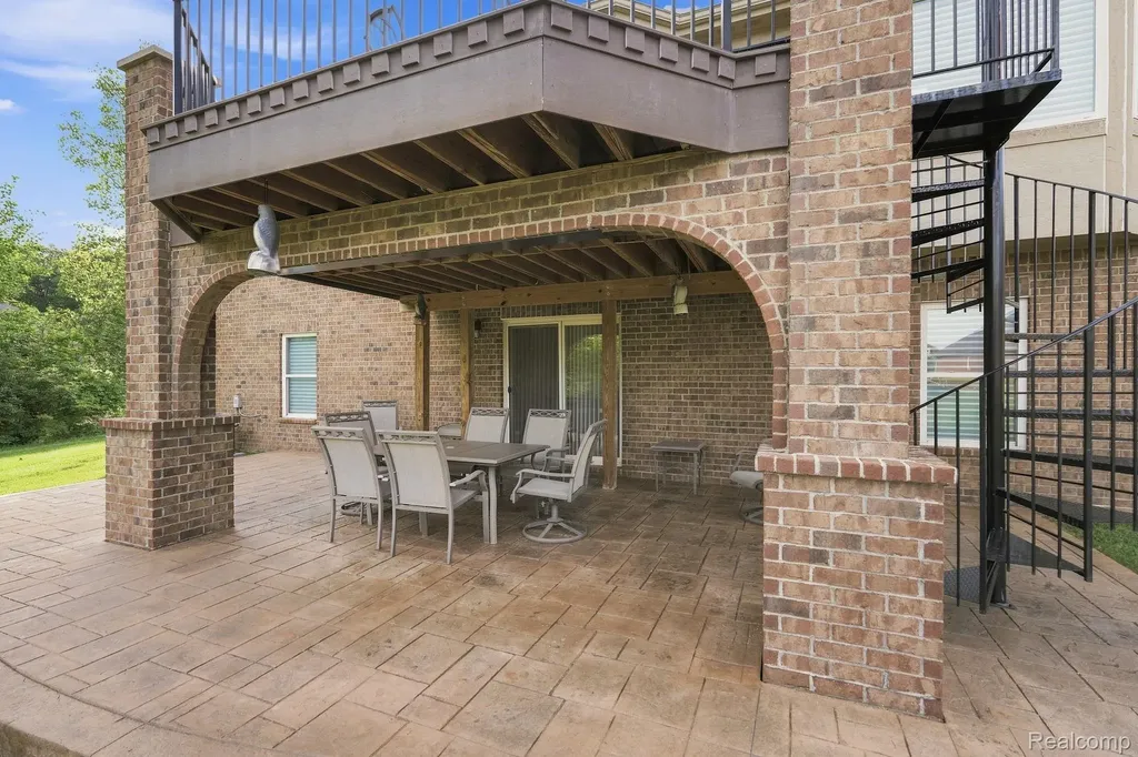 6824 Venturi Drive Washington Township MI 48094