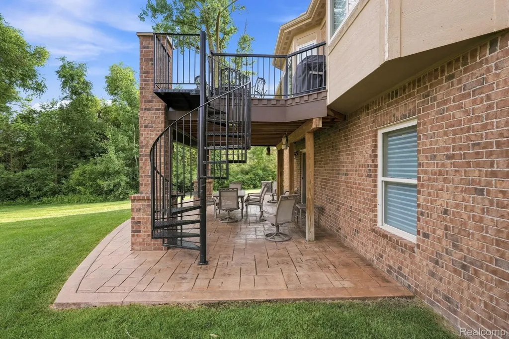 6824 Venturi Drive Washington Township MI 48094