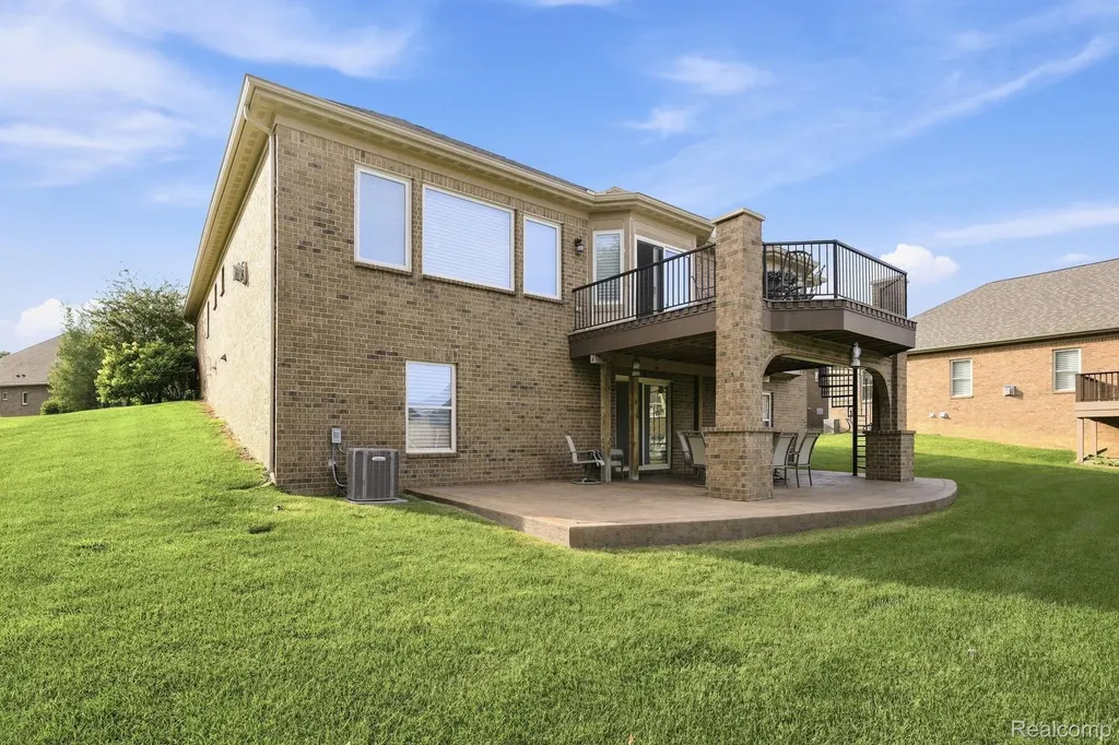 6824 Venturi Drive Washington Township MI 48094