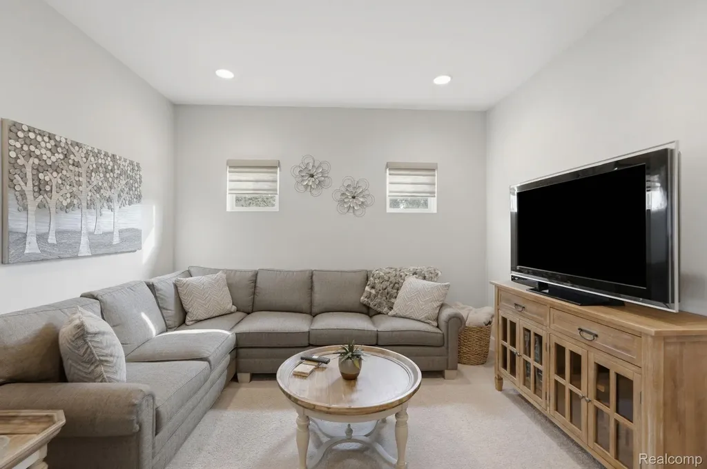 6824 Venturi Drive Washington Township MI 48094
