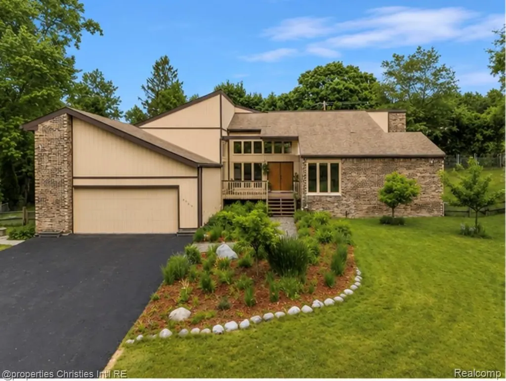 4566 Walden Drive Bloomfield Hills City MI 48301