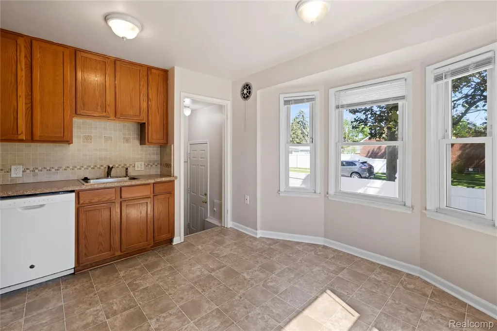 7604 Robinson Avenue Allen Park City MI 48101