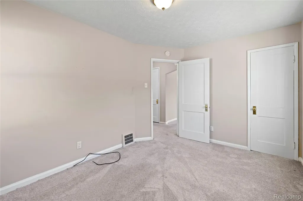 7604 Robinson Avenue Allen Park City MI 48101