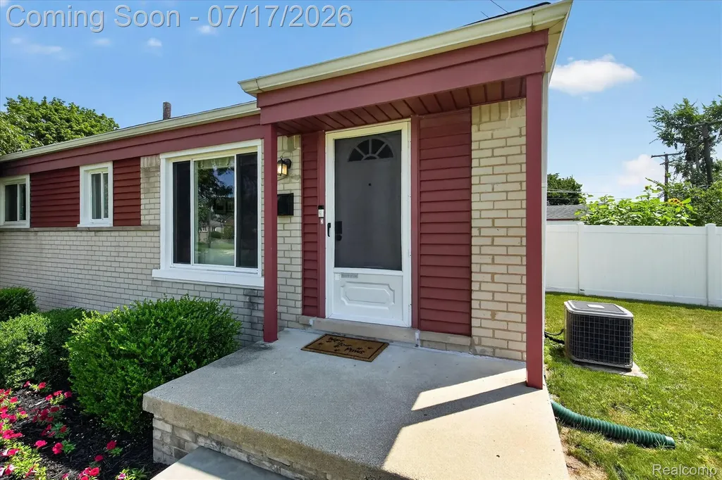 11014 Garden Street Livonia City MI 48150