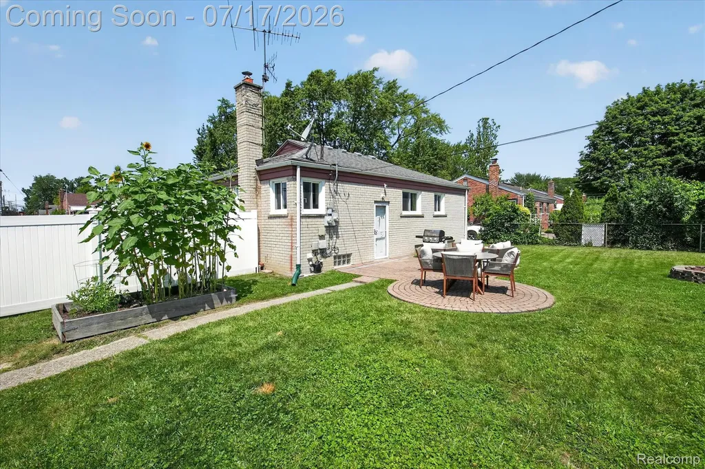 11014 Garden Street Livonia City MI 48150