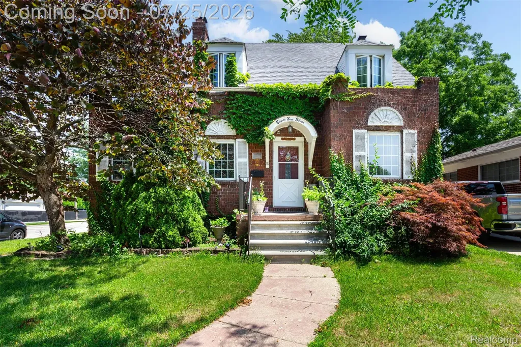 8911 Manor Avenue Allen Park City MI 48101