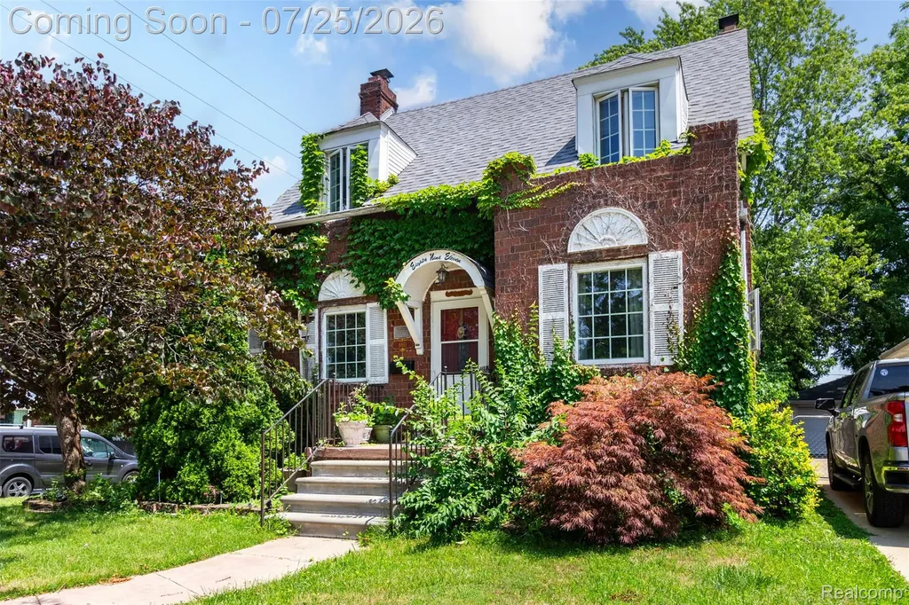 8911 Manor Avenue Allen Park City MI 48101