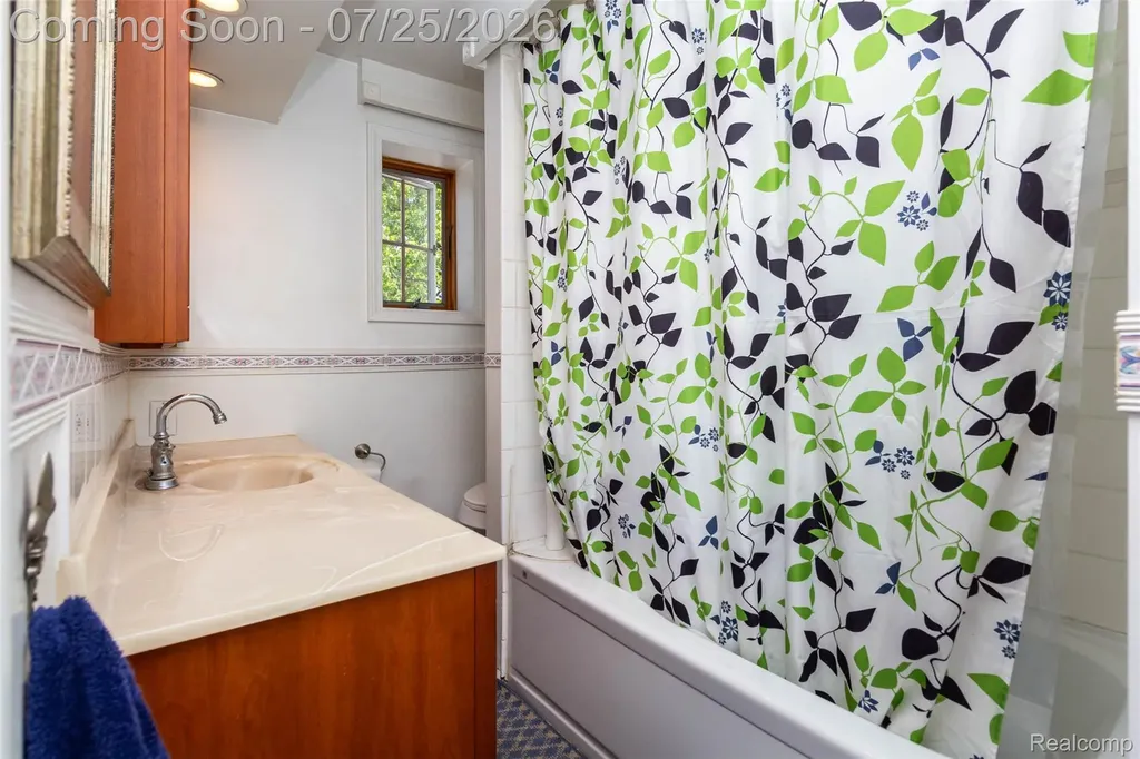 8911 Manor Avenue Allen Park City MI 48101