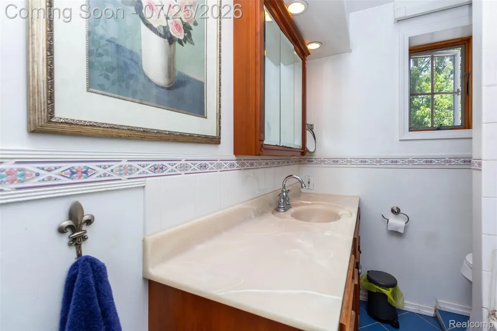 8911 Manor Avenue Allen Park City MI 48101