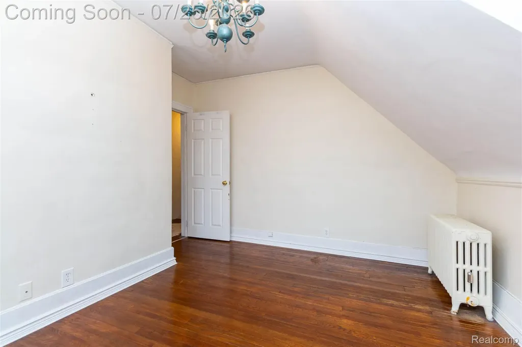 8911 Manor Avenue Allen Park City MI 48101