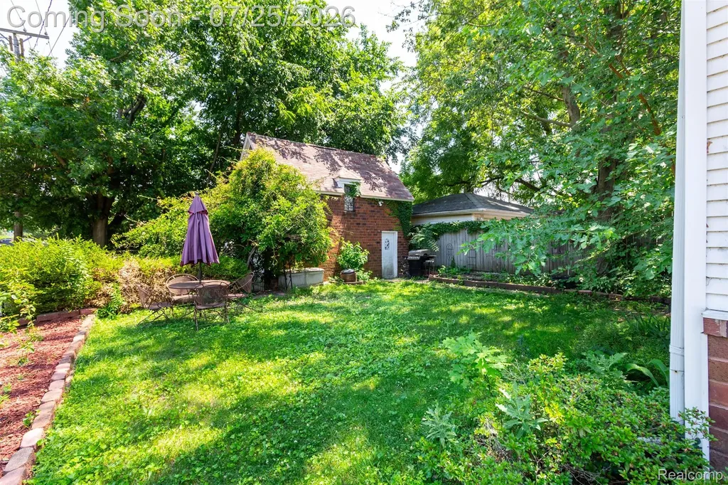 8911 Manor Avenue Allen Park City MI 48101