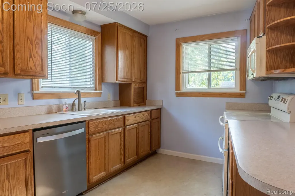 18619 Centralia Redford Charter Township MI 48240