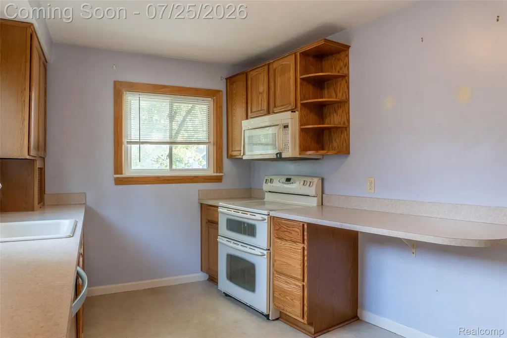 18619 Centralia Redford Charter Township MI 48240