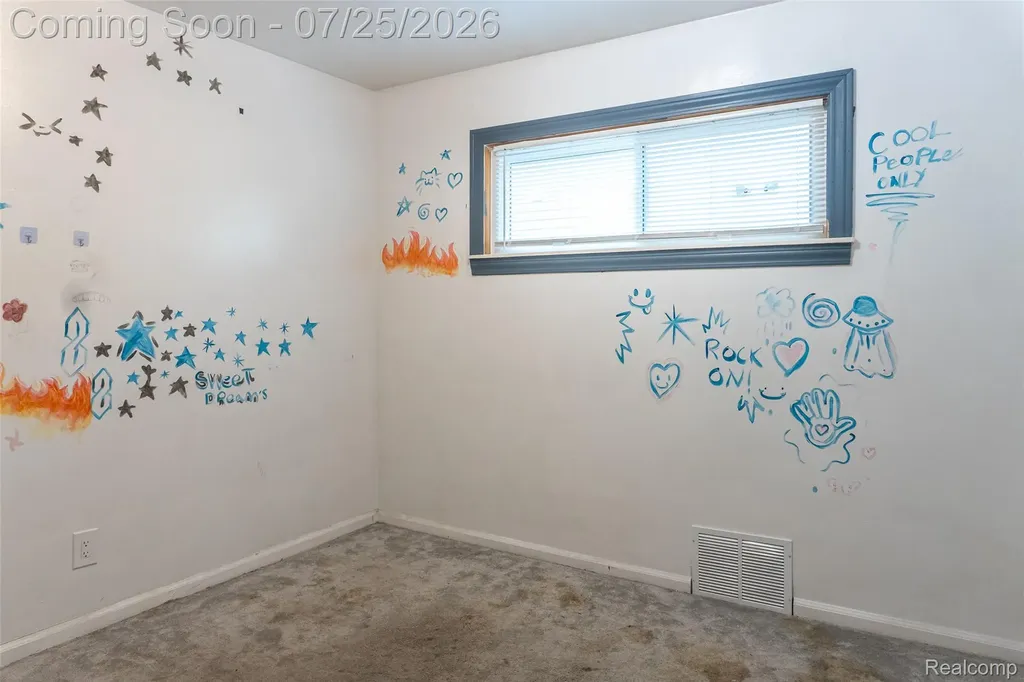 18619 Centralia Redford Charter Township MI 48240