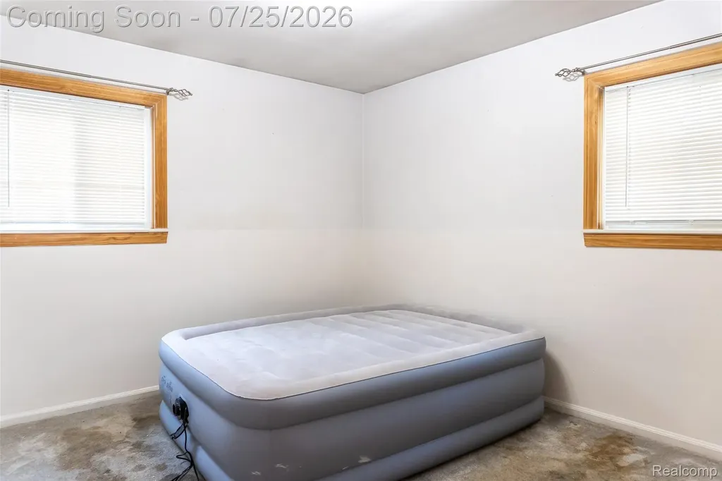 18619 Centralia Redford Charter Township MI 48240