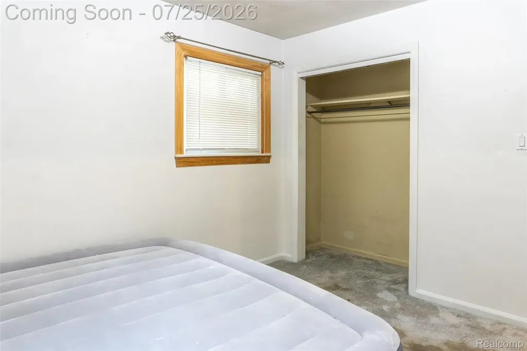 18619 Centralia Redford Charter Township MI 48240
