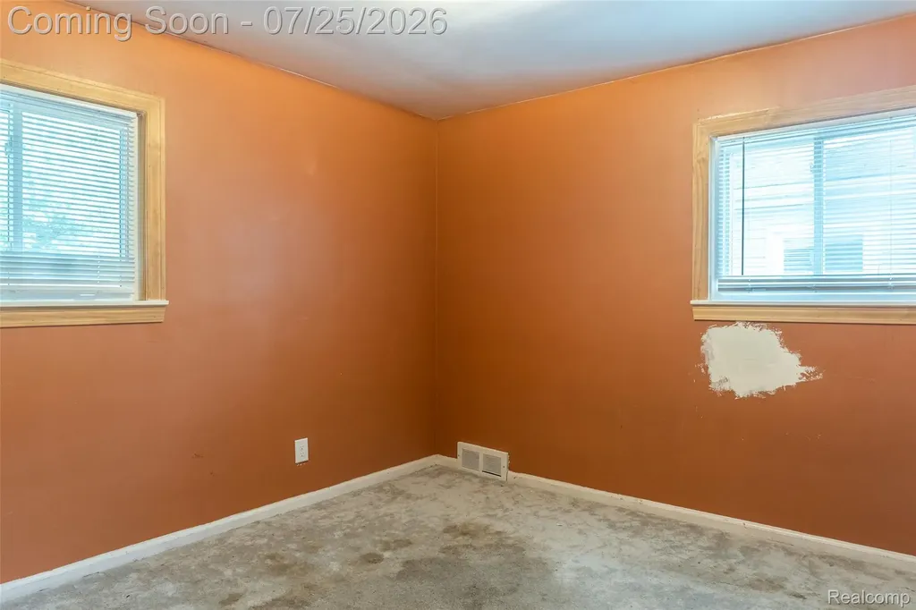 18619 Centralia Redford Charter Township MI 48240