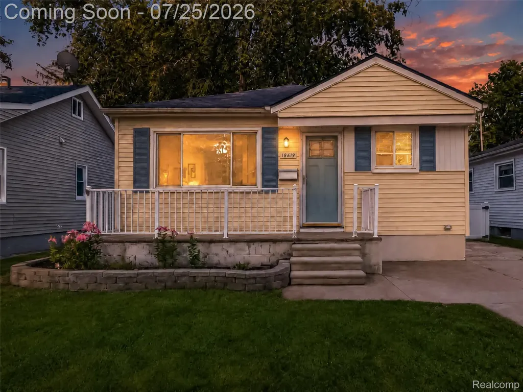18619 Centralia Redford Charter Township MI 48240