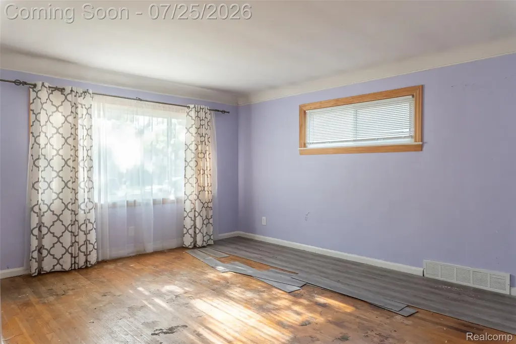 18619 Centralia Redford Charter Township MI 48240