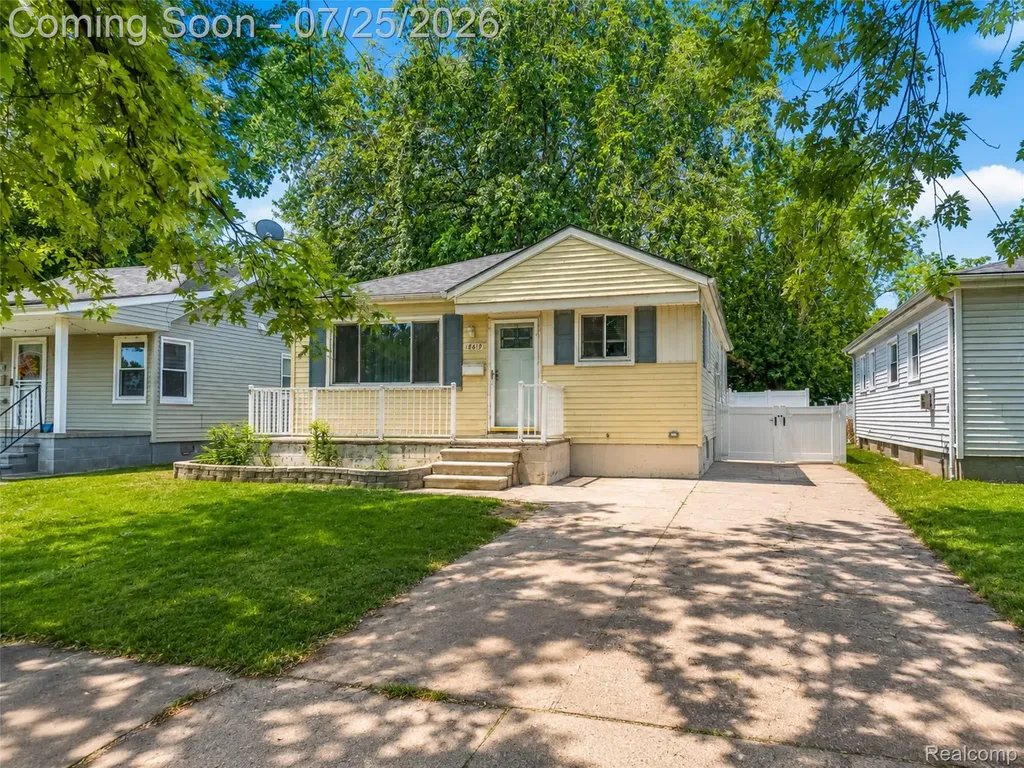 18619 Centralia Redford Charter Township MI 48240