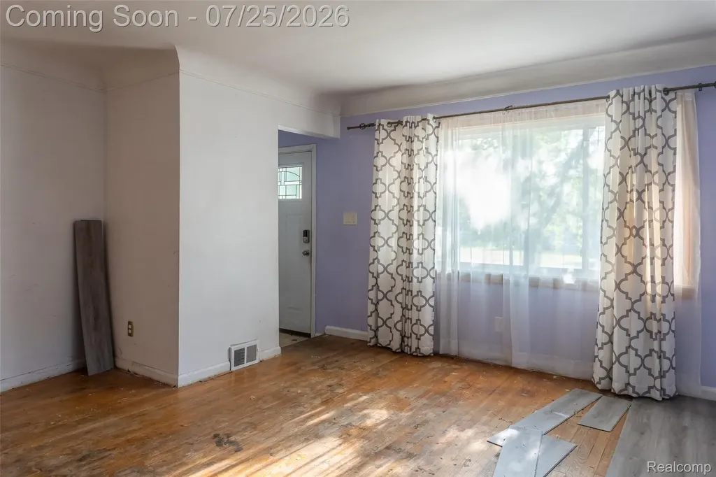 18619 Centralia Redford Charter Township MI 48240