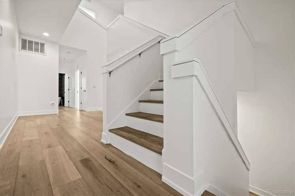 2828 John R Street Detroit City MI 48201