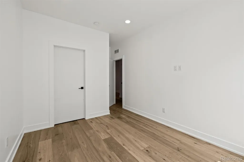 2828 John R Street Detroit City MI 48201