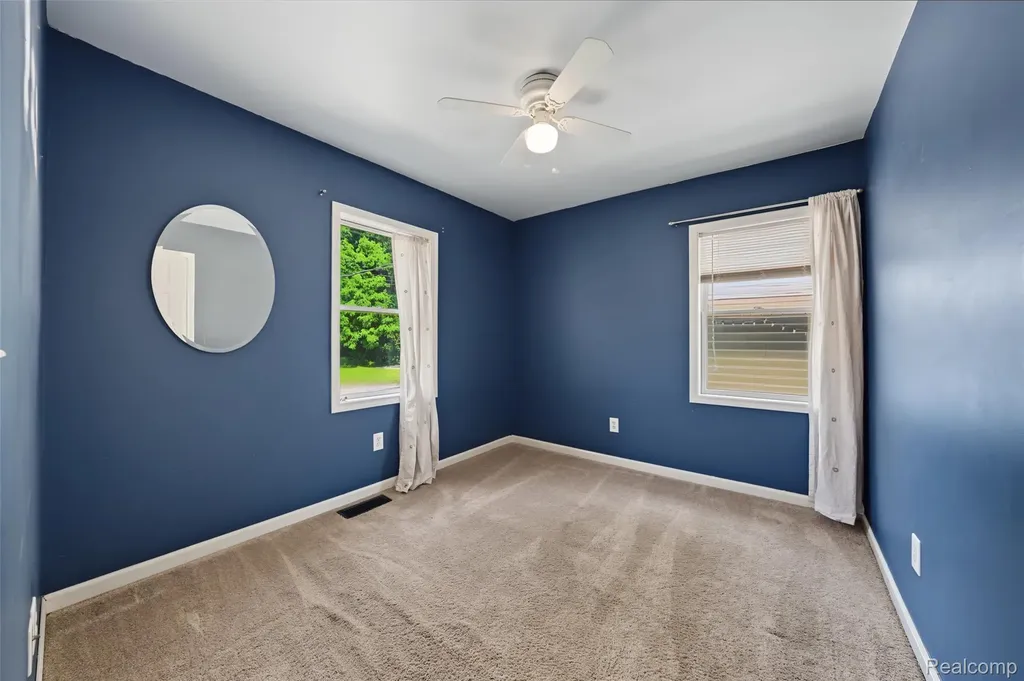 576 Brooks Avenue Pontiac City MI 48340