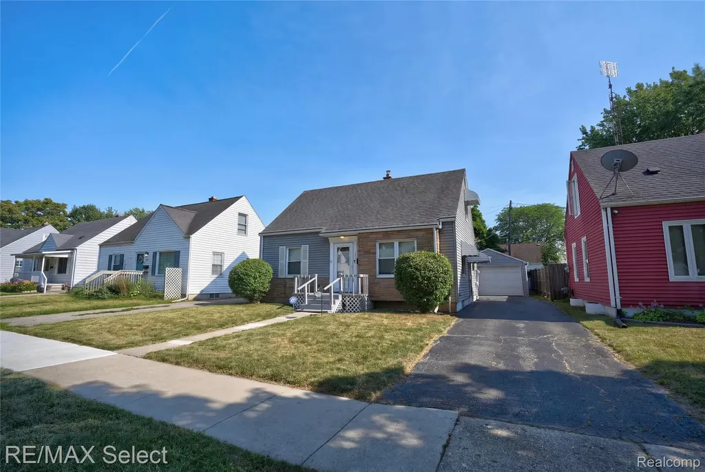 631 Alvord Avenue Flint City MI 48507
