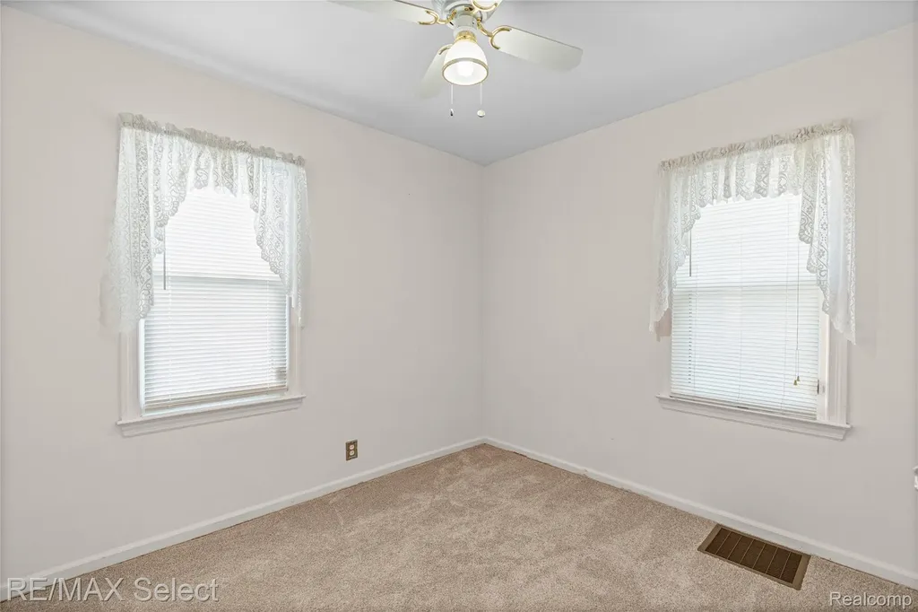631 Alvord Avenue Flint City MI 48507