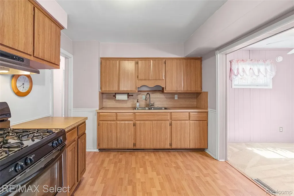 631 Alvord Avenue Flint City MI 48507