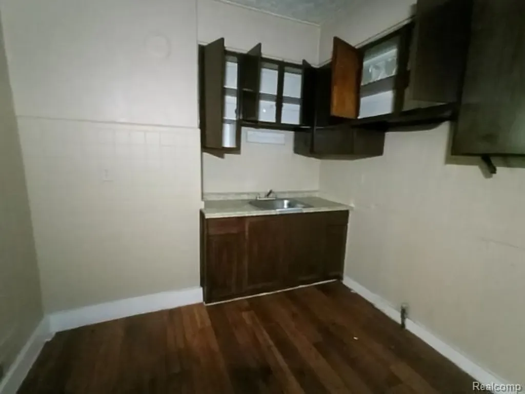 14221 Jane Street Detroit City MI 48205