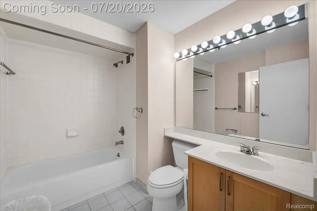 1001 W Jefferson Avenue Detroit City MI 48226