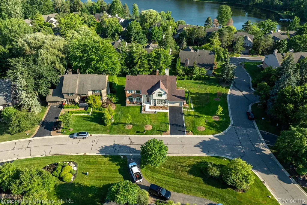 4802 Panorama Circle West Bloomfield Charter Township MI 48323