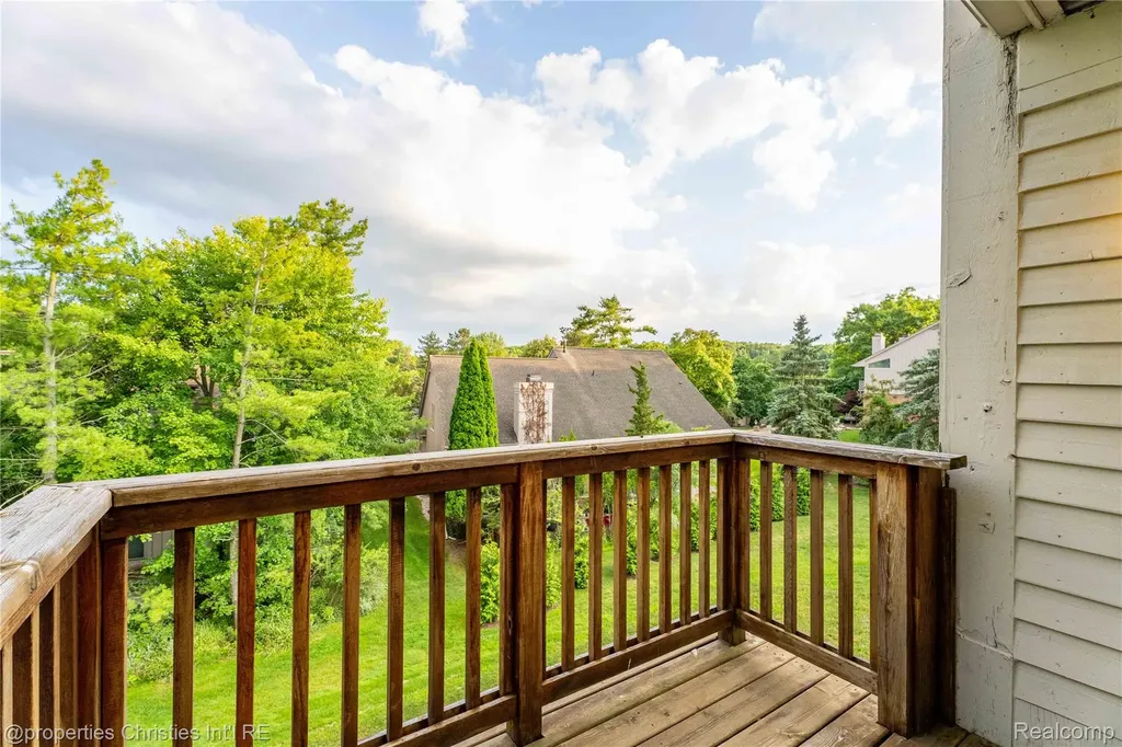 4802 Panorama Circle West Bloomfield Charter Township MI 48323