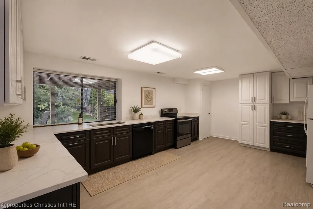 4802 Panorama Circle West Bloomfield Charter Township MI 48323