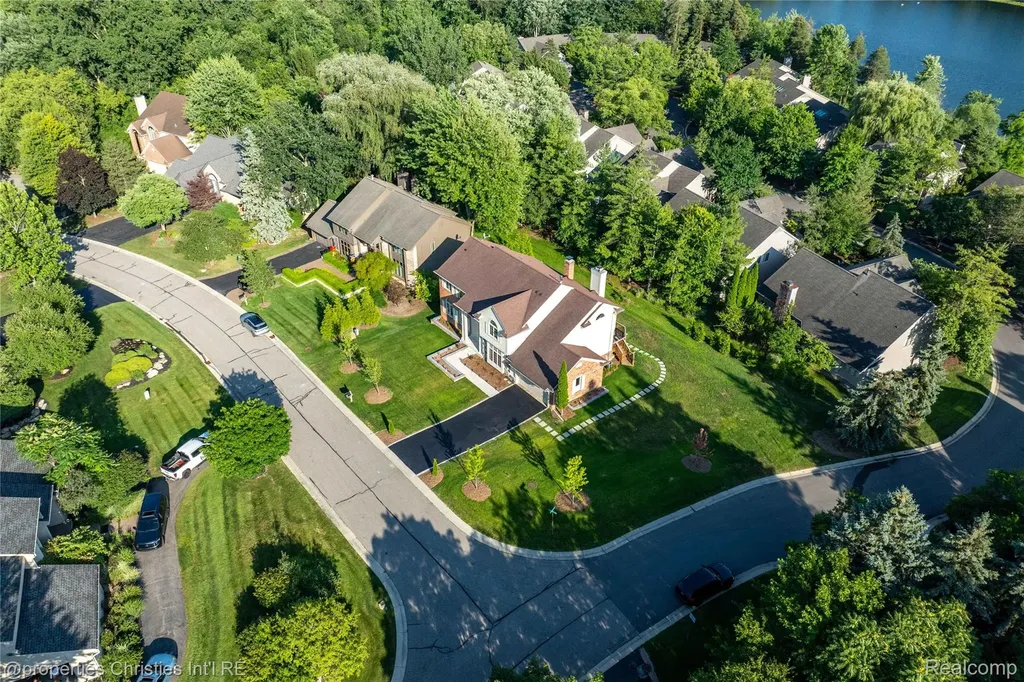 4802 Panorama Circle West Bloomfield Charter Township MI 48323
